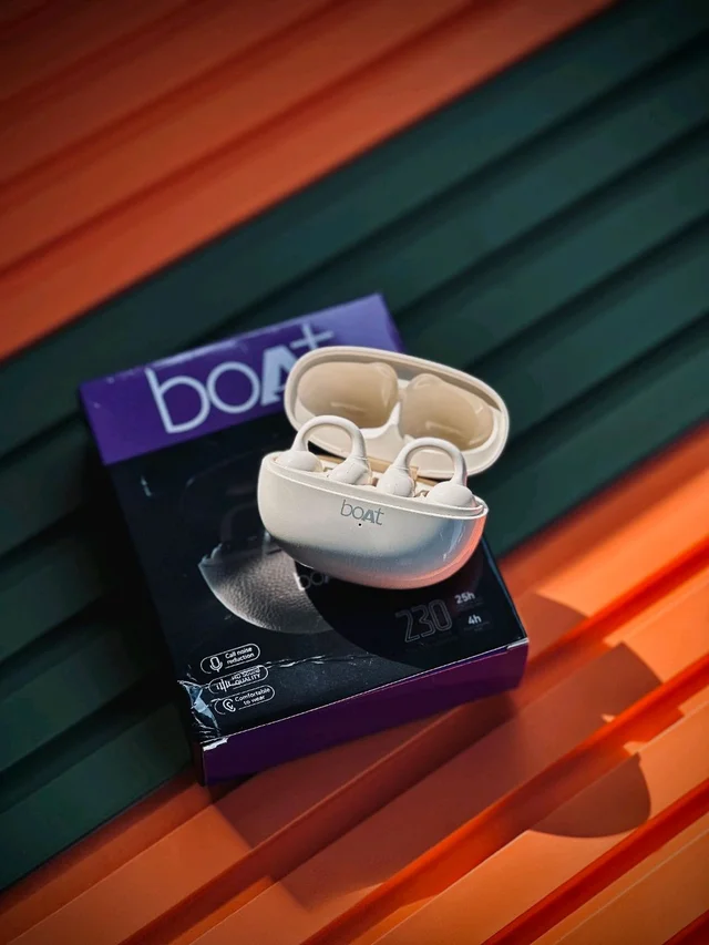 boAt 230 Wireless Earbuds: Low Latency, HD Sound & Environmental Noise Cancellation - White