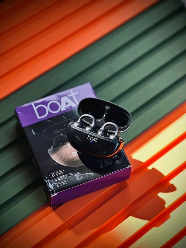 boAt 230 Wireless Earbuds: Low Latency, HD Sound & Environmental Noise Cancellation - Black
