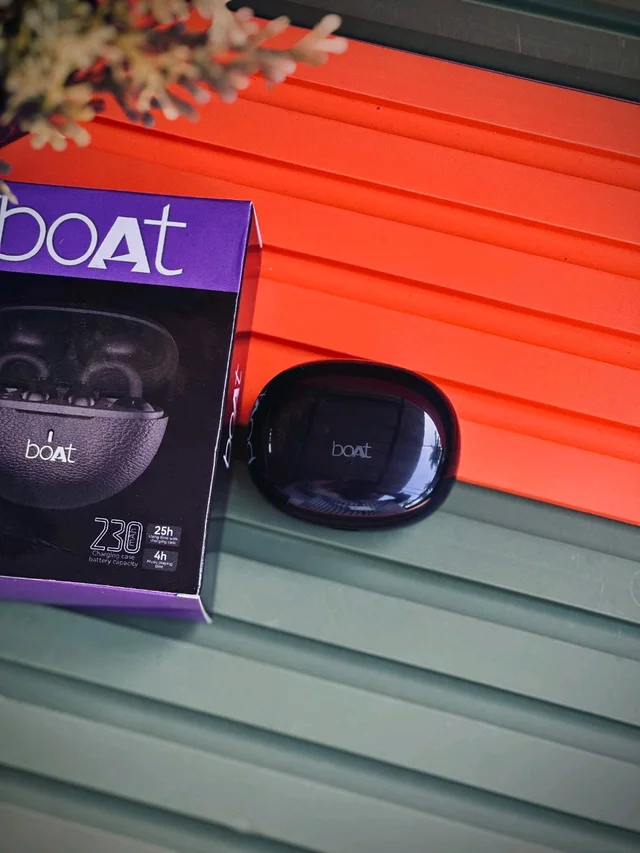 boAt 230 Wireless Earbuds: Low Latency, HD Sound & Environmental Noise Cancellation - Black