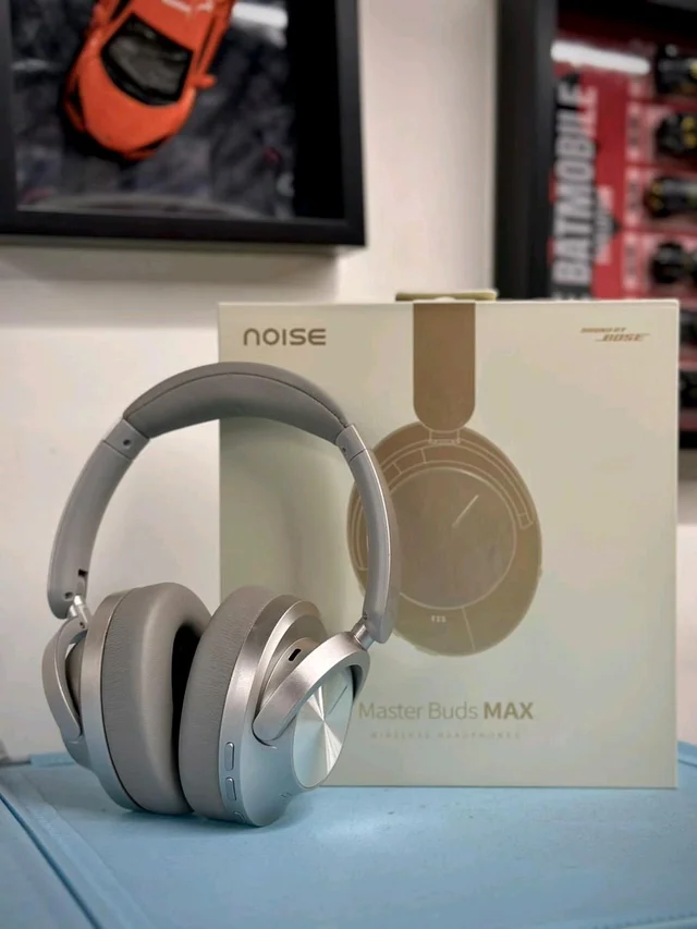 Noise Master Buds MAX Bluetooth Headphones - White