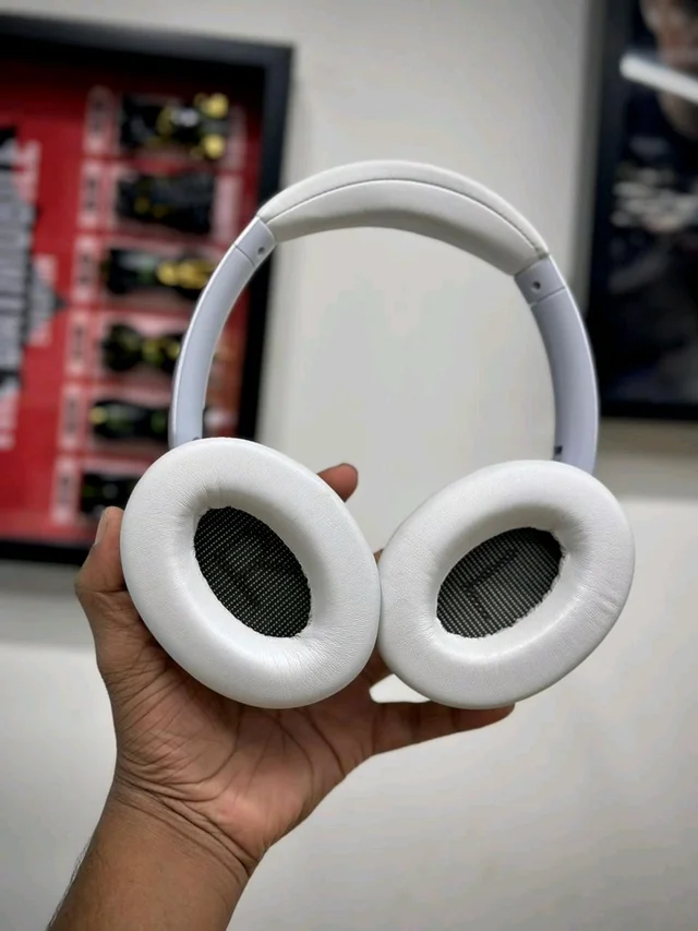Noise Master Buds MAX Bluetooth Headphones - White