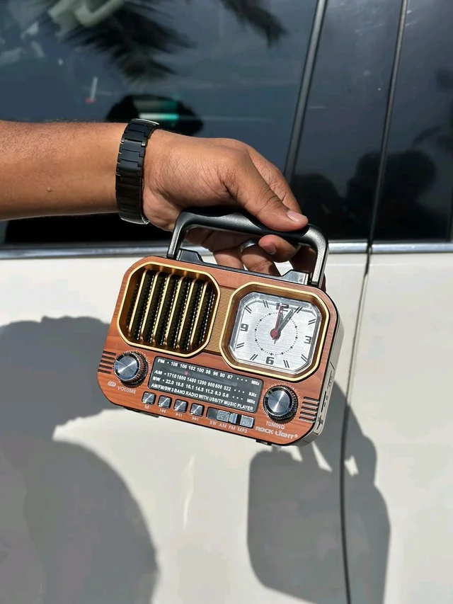 Rock Light RL-S572 Vintage Style 3-Band Portable Radio & Bluetooth Speaker with Analog Clock (15W Output)