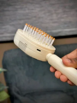 Electric Spray Retractable Air Cushion Comb – Anti-Tangle Scalp Massage Hairbrush with Mist Spray Function