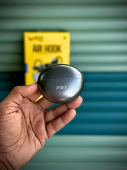 UBON Black Air Hook J8 Truly Wireless Earclips – Open-Ear Bluetooth Earphones with Mic & Type-C Charging - Black