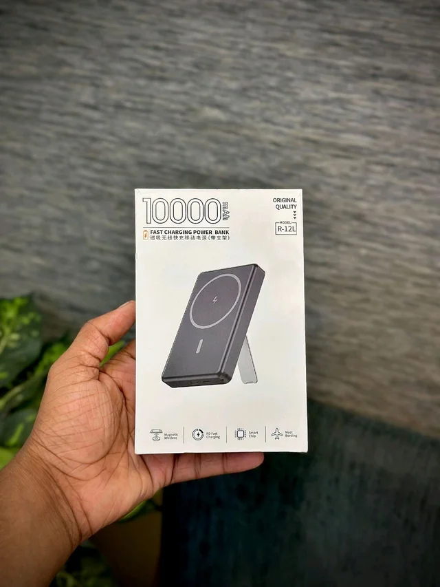 ​Ronin R-12L 10000mAh Magnetic Wireless Power Bank – PD Fast Charging Portable Charger with Built-In Stand & Lanyard Strap 