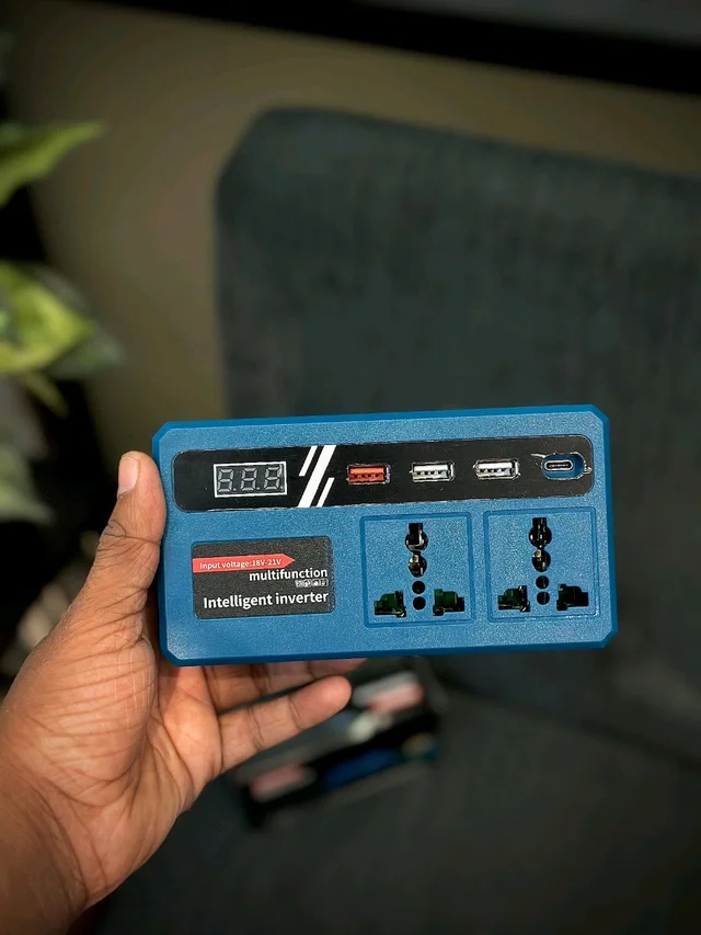 Multifunctional Intelligent Power Inverter – 21V to 180V/220V Battery Adapter Converter with Dual-Engine Flash Charging, AC Universal Outlets & LED Display