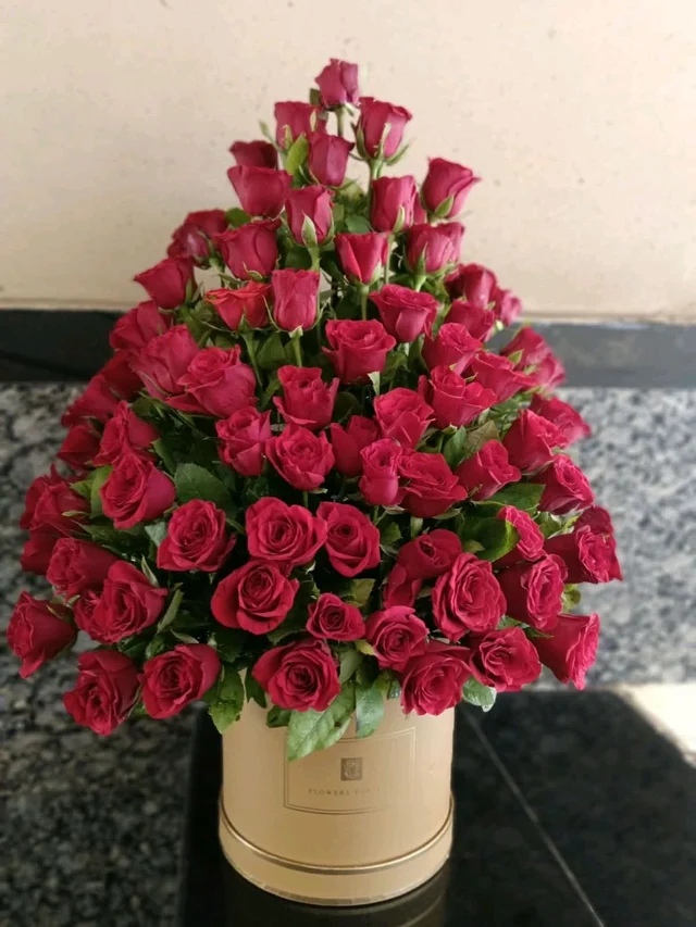 100 Red Rose Flower Bouquet 