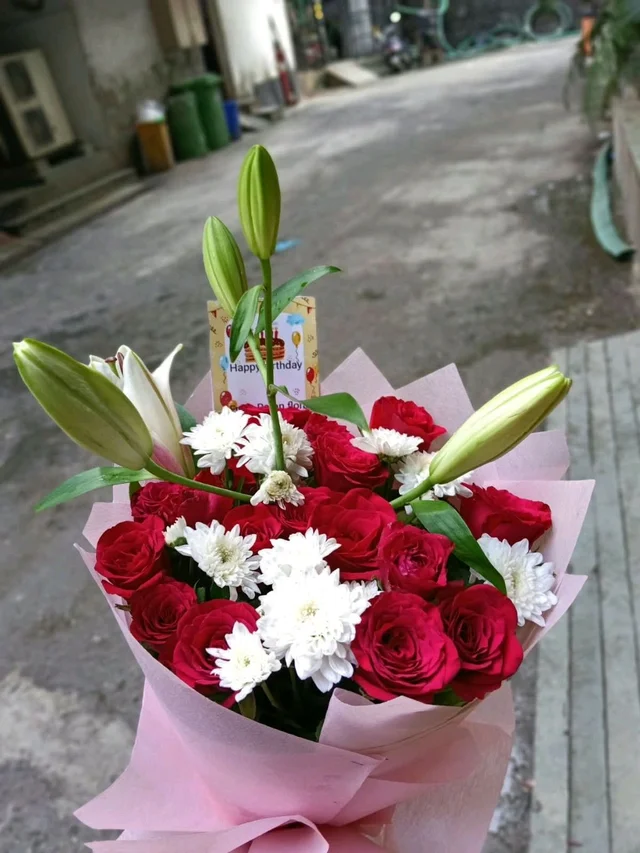 Rose & Liliyum Flower Bouquet 