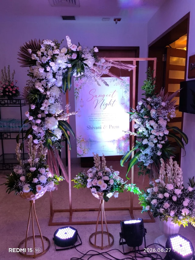 Welcome Bord Decoration (real & Artificial Flower )