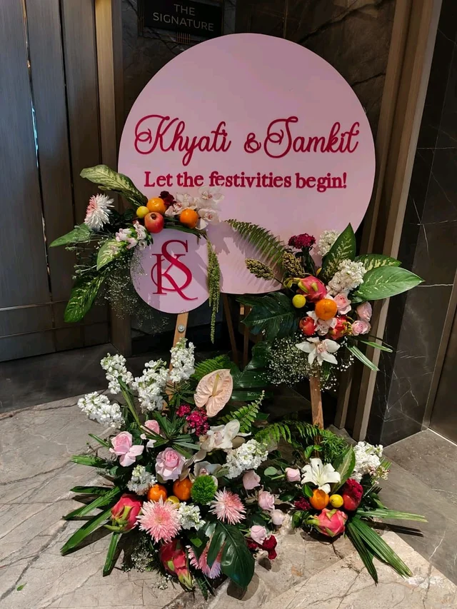 Real Flower Welcome Bord White Fruit/ Flower Decoration 