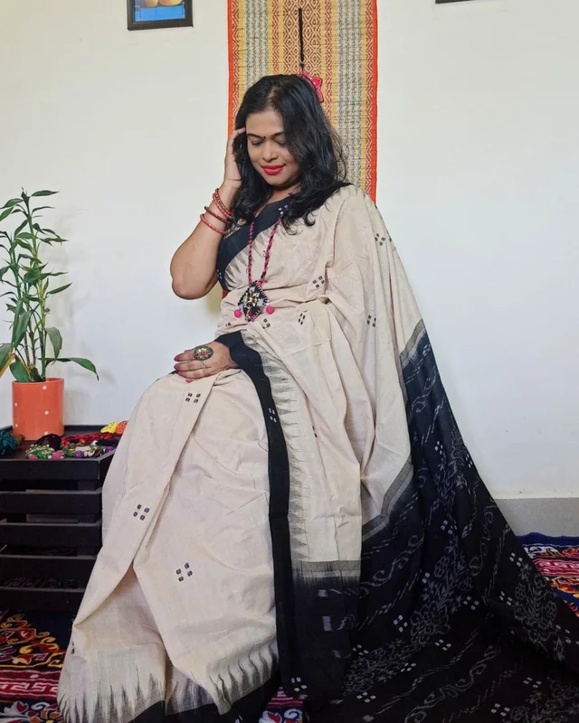 101179 Sambalpuri Handloom Cotton Buti Saree