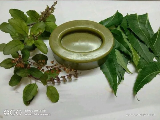 Neem Tulsi Kuppaimeni Soap - குப்பைமேனி வேப்பிலை துளசி சோப் - NEEM TULSI KUPPAIMENI SOAP. - 100 g, Cyprus