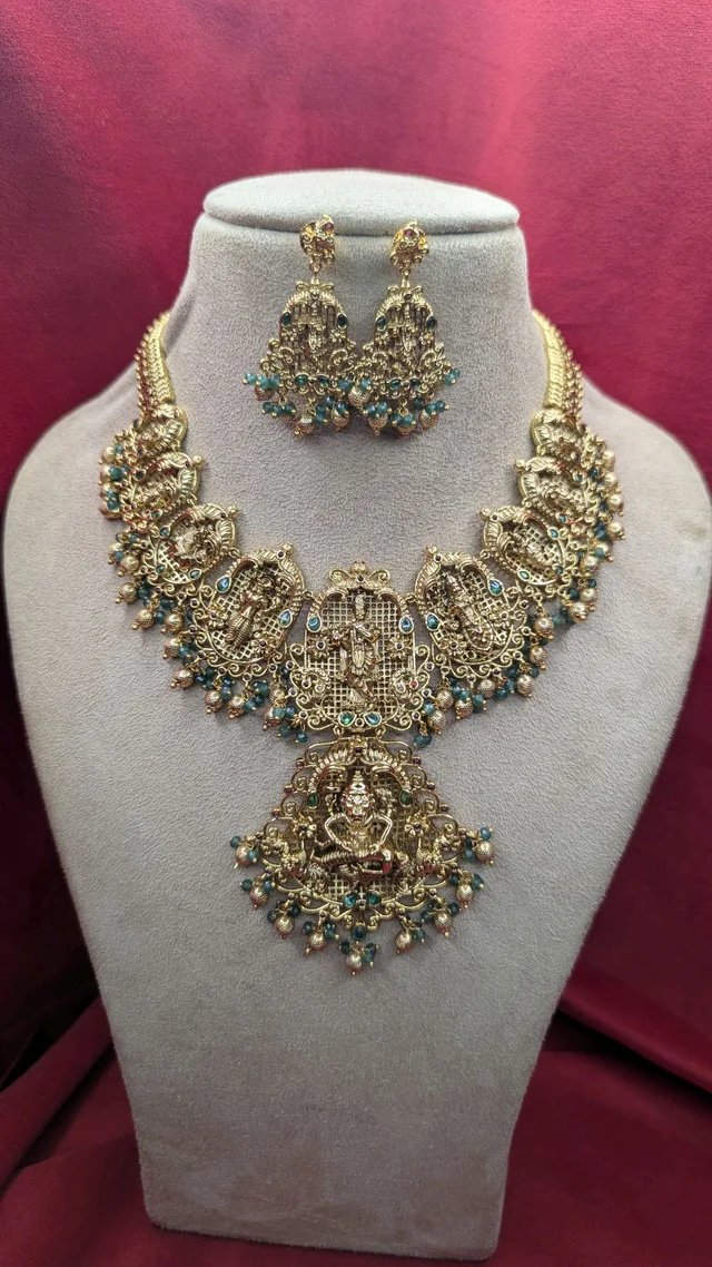Grand Antique Statement Neck set (11686) 