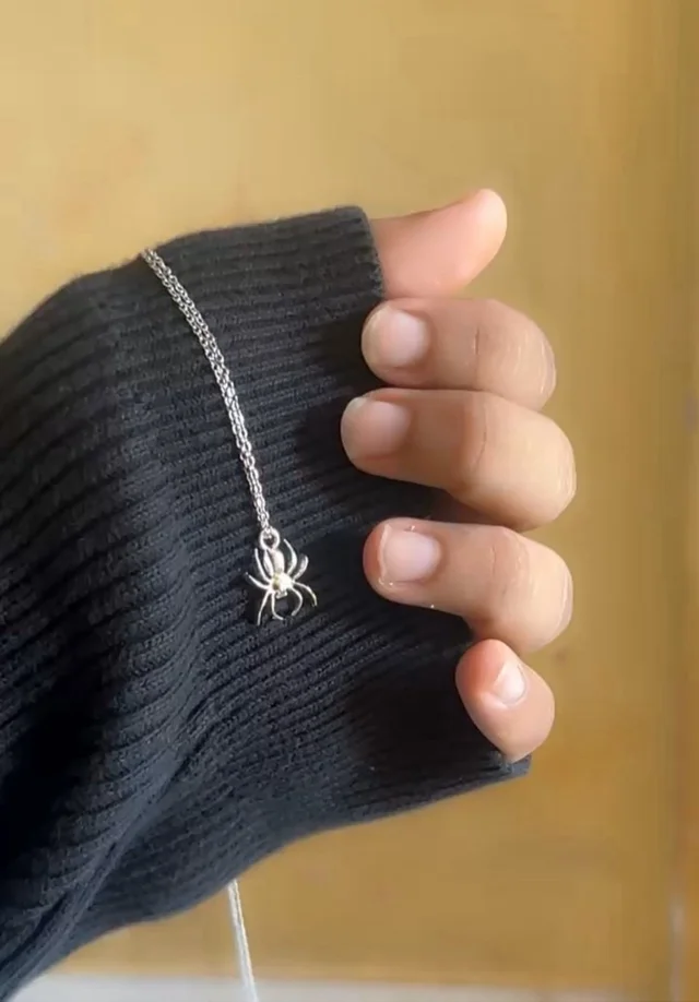 spidermen necklace 