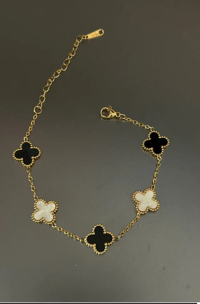 b/w clover van clef bracelet (1 year warranty)