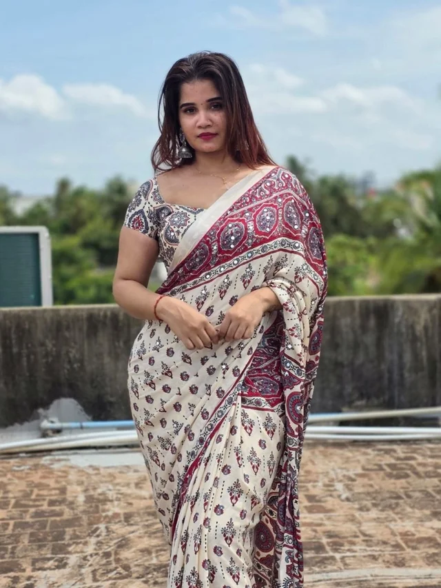 Gorgeous Josceline Ma’am Inspired Off-White Ajrak Mirror Work Saree 🔥