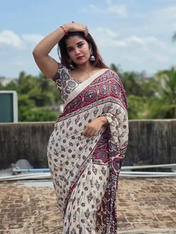 Gorgeous Josceline Ma’am Inspired Off-White Ajrak Mirror Work Saree 🔥 - Free, Off white