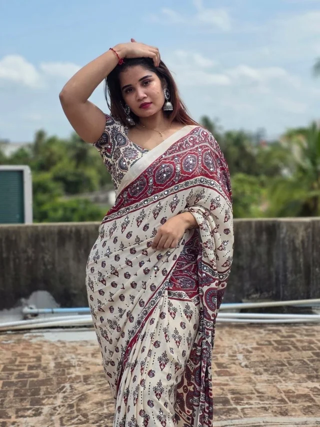 Gorgeous Josceline Ma’am Inspired Off-White Ajrak Mirror Work Saree 🔥 - Free, Off white