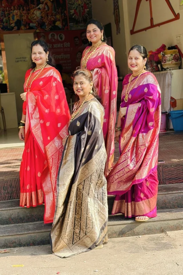 Pure Grace: Soft Banarasi Silk Saree with Gold Zari Motifs & Contrast Weaving Border - FREE, Firozi Blue