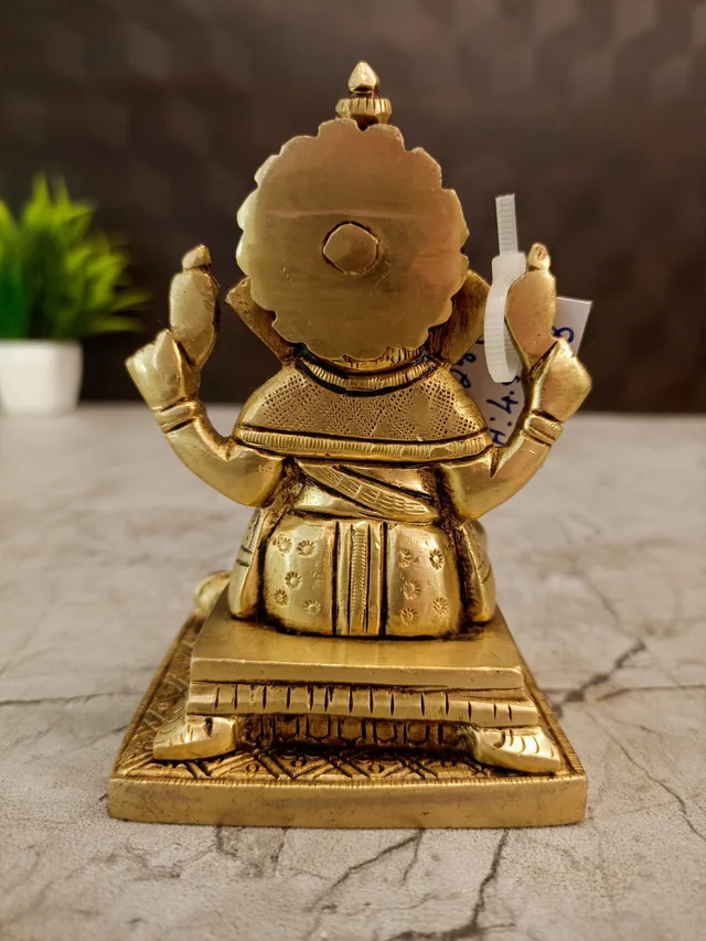 DecorsOne Brass Ganesha On Square Base - 4.5