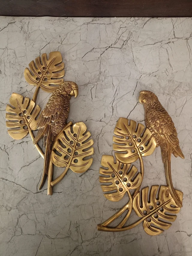 DecorsOne Brass golden parrot with leaves wall decor