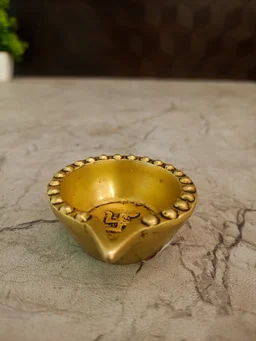 DecorsOne Brass Agal Swasthik Diya 1″
