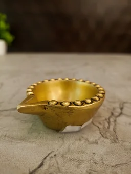 DecorsOne Brass Agal Swasthik Diya 1″