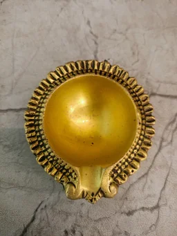DecorsOne Brass Agal Diya on Lotus Base 1"