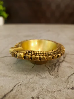 DecorsOne Brass Agal Diya on Lotus Base 1"