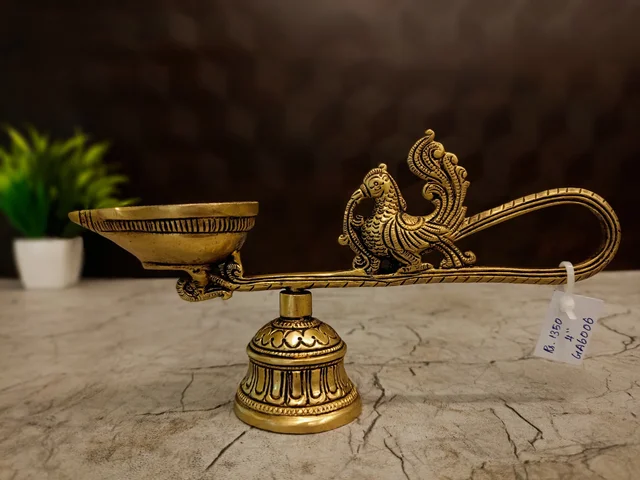 DecorsOne Brass Annam Aarathi Deep With Bell - 4"