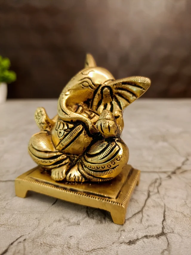 DecorsOne Brass Ganesha Idol 3"