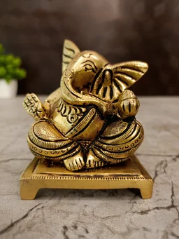 DecorsOne Brass Ganesha Idol 3"