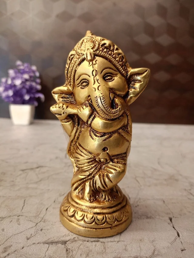 DecorsOne Brass Baby Ganesha Idol / Antique And Handicraft Statue , New Beginnings and Auspiciousness