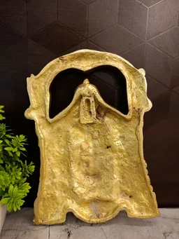 DecorsOne Brass Balaji Wall Mount 7.5"
