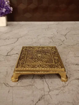 DecorsOne Brass Square Floral Chowki 1''