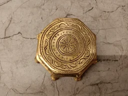 DecorsOne Brass Hexagon Shape Chowki 1.5″