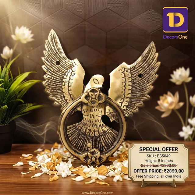 DecorsOne Brass Eagle Door Knock 8"