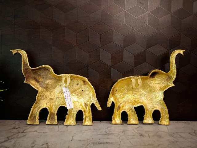DecorsOne Brass Elephant Wall Mount Pair - 8"