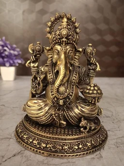 Brass Fine Art Ganesha On Square Base - 3.5"