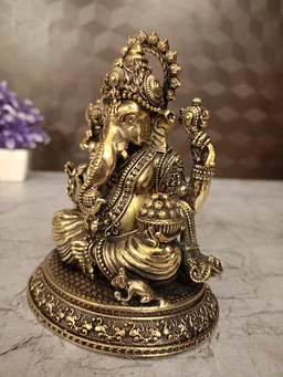 Brass Fine Art Ganesha On Square Base - 3.5"