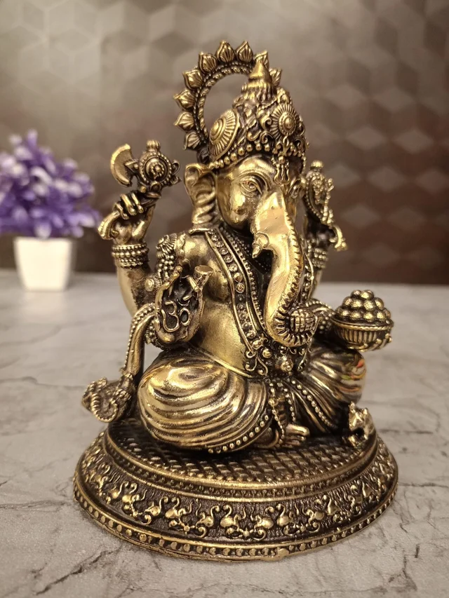 Brass Fine Art Ganesha On Square Base - 3.5"