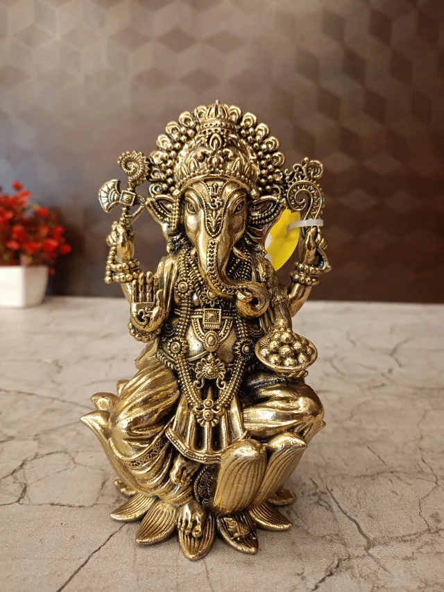 DecorsOne Brass Fine Art Ganesha Sitting On Lotus Idol For Pooja