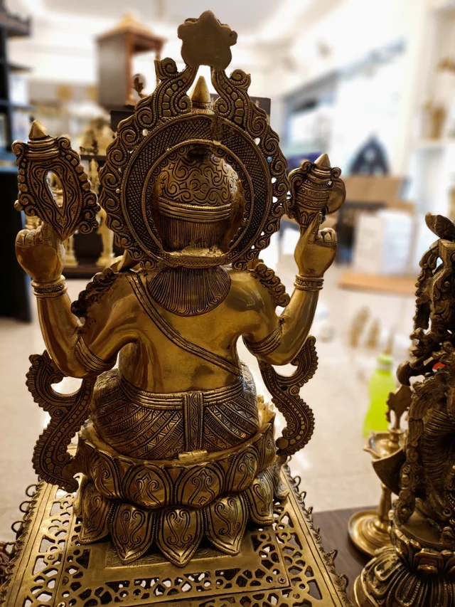 DecorsOne Brass Well Design Ganesha Idol 21"