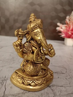 DecorsOne Buy Brass Superfine Ganesha Statue For Pooja / Pure Antique And Handicraft Idol