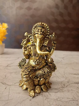 DecorsOne Brass Fine Art Ganesha Idol Sitting On Lotus Base