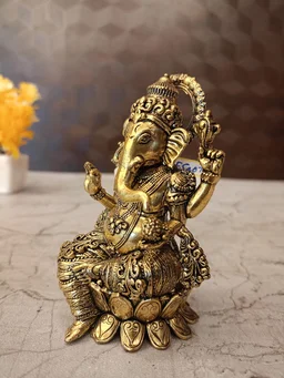 DecorsOne Brass Fine Art Ganesha Idol Sitting On Lotus Base