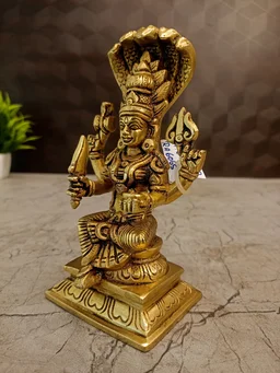 DecorsOne Brass Karumaari Amman Idol 6.5"