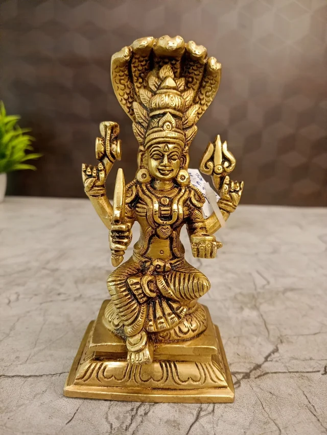 DecorsOne Brass Karumaari Amman Idol 6.5"