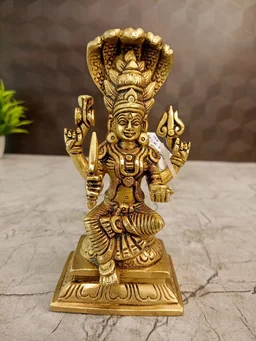 DecorsOne Brass Karumaari Amman Idol 6.5"