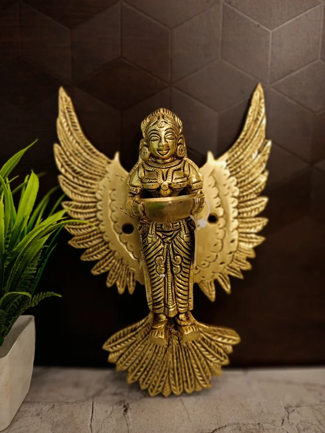 DecorsOne Brass Pavai Diya Wall Mount - 8.5"